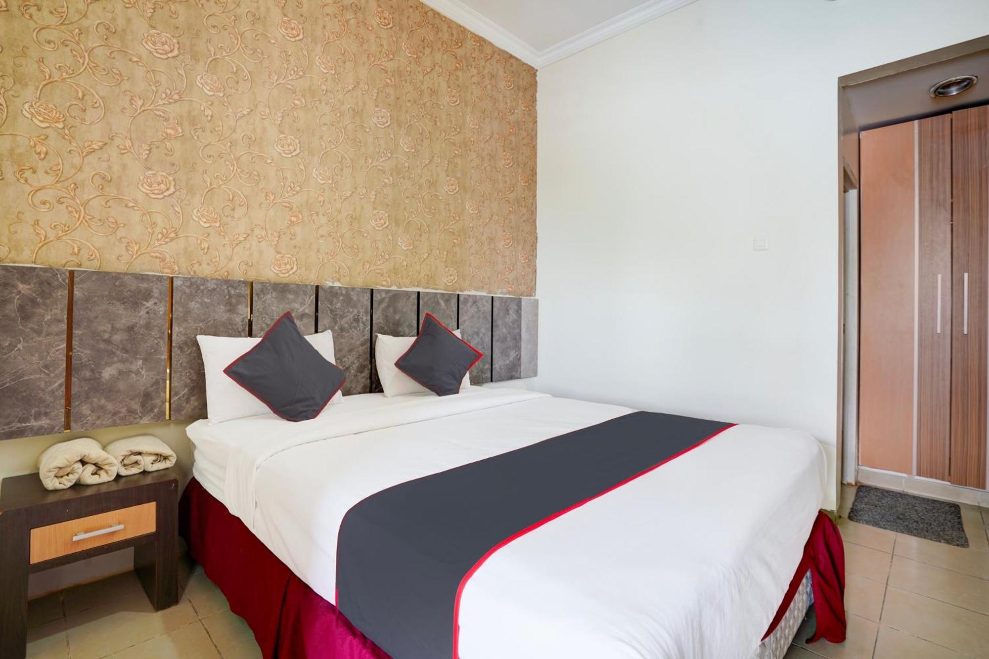 Hotel O Padang City Center Near Pantai Padang Formerly D'Dhave Hotel Exteriör bild